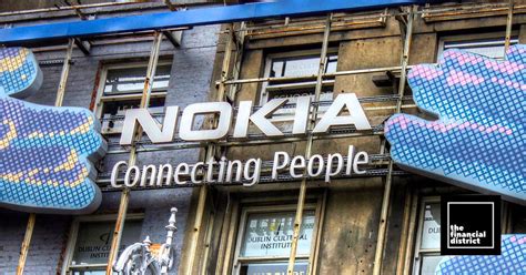 Samsung shows interest in Nokia mobile networks .